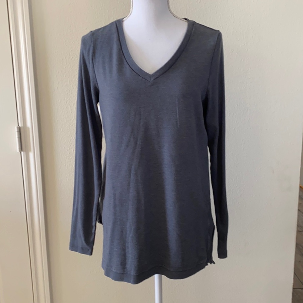 Sonoma V Neck sweatshirt